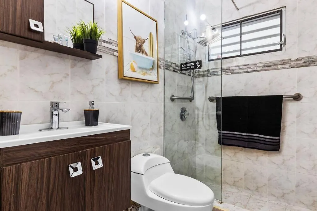 Luxury 4Br For 14-& Jacuzzi 6 Min Beach & Airport سان خوان 0*,