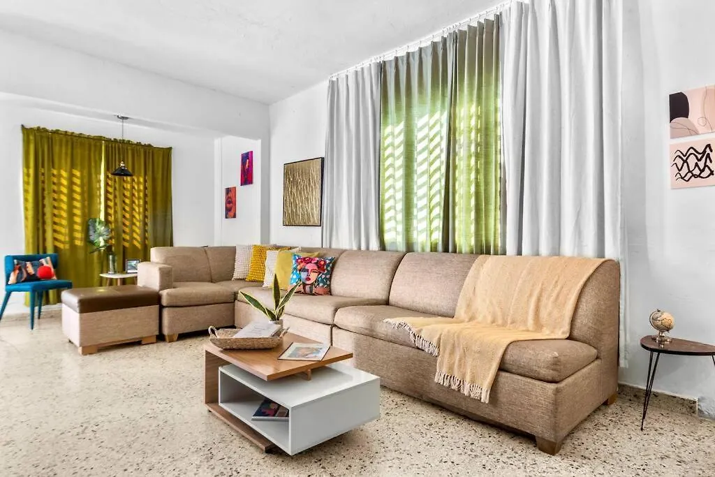 Luxury 4Br For 14-& Jacuzzi 6 Min Beach & Airport سان خوان بورتوريكو